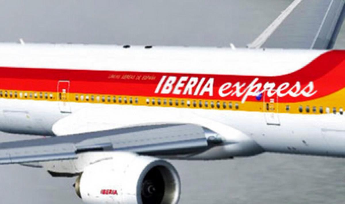La decisión de externalizar la operación de Iberia Express, causa de la huelga.
