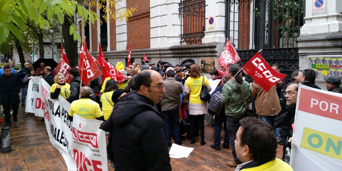 Rechazo a la externalizacin de la venta de productos de la ONCE